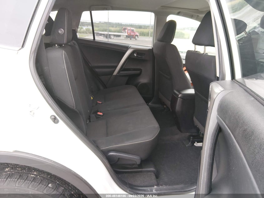 TOYOTA RAV4 - zdjęcie 8