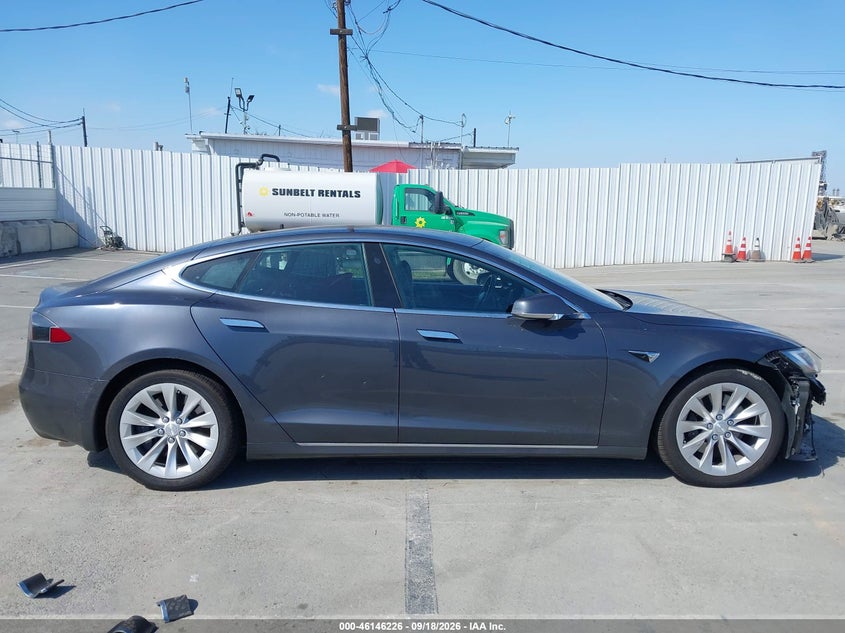 TESLA MODEL S - zdjęcie 14