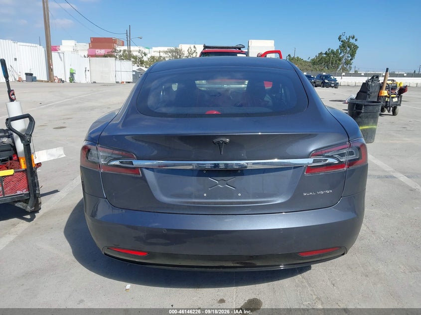 TESLA MODEL S - zdjęcie 17