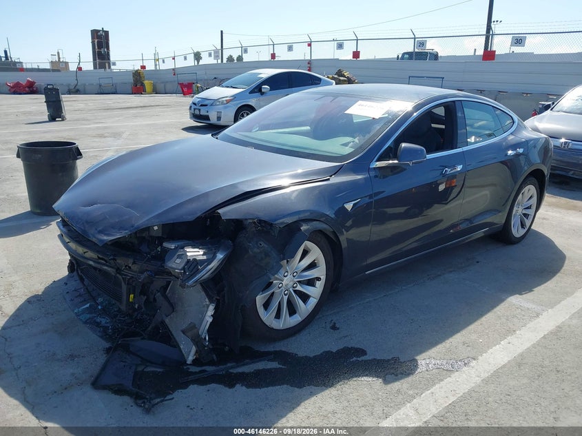 TESLA MODEL S - zdjęcie 2