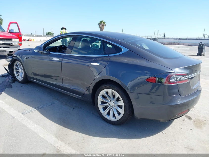 TESLA MODEL S - zdjęcie 3