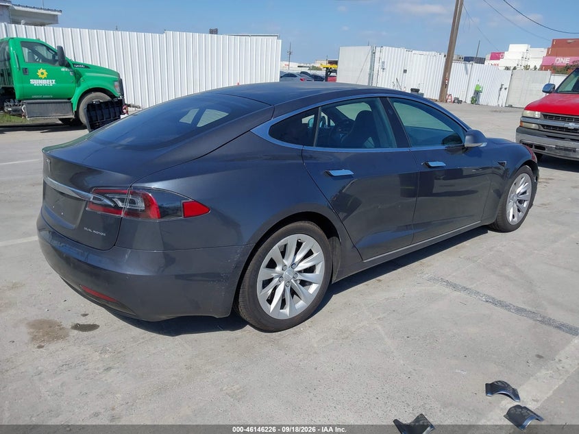 TESLA MODEL S - zdjęcie 4