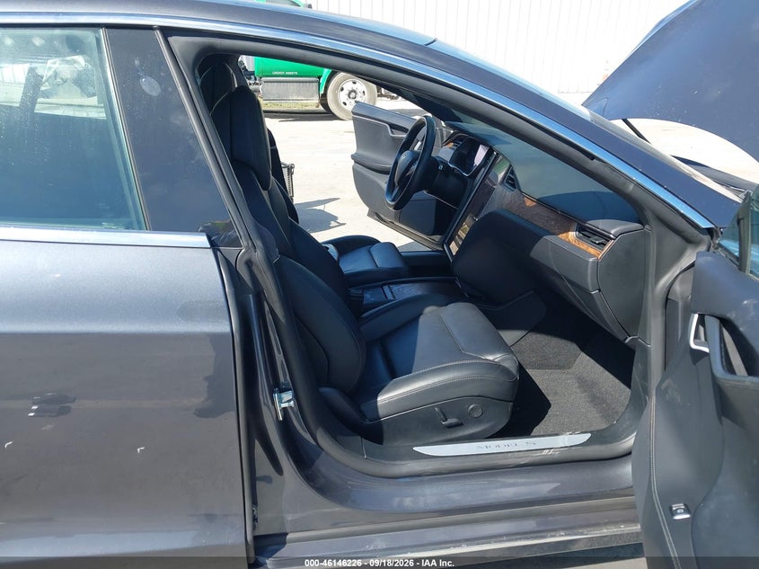 TESLA MODEL S - zdjęcie 5