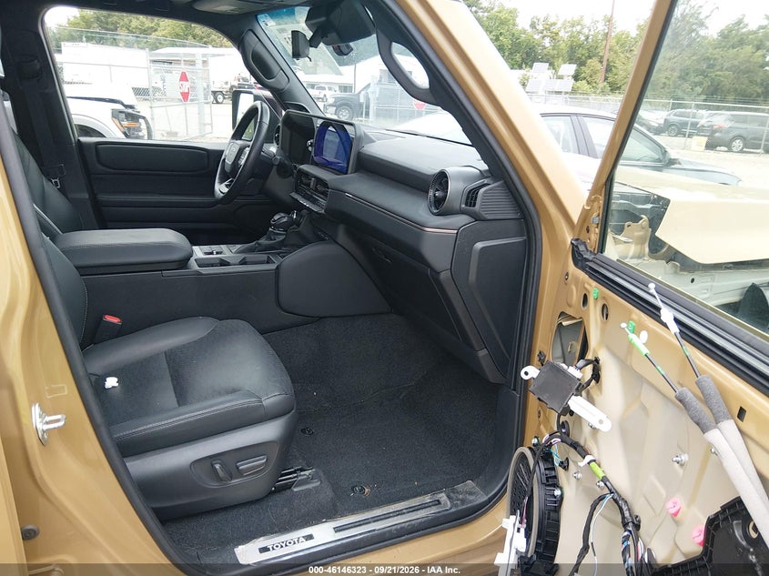 TOYOTA LAND CRUISER - zdjęcie 5