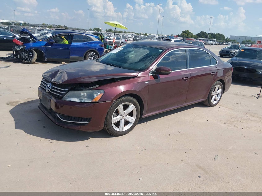 2014 Volkswagen Passat, Удар спереду, IAAI, VIN 1VWAT7A34EC057530 — фото 2