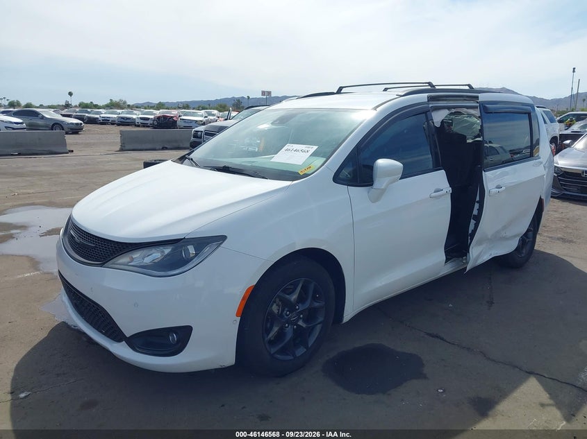 Vin: 2c4rc1eg8lr121427, lot: 46646325, chrysler pacifica touring l plus 20202