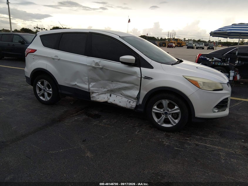 Vin: 1fmcu9gx2fuc35988, lot: 46646457, ford escape se 2015 img_1