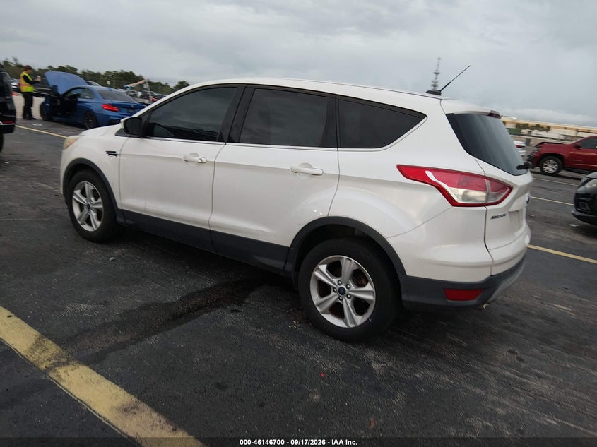 Vin: 1fmcu9gx2fuc35988, lot: 46646457, ford escape se 20153