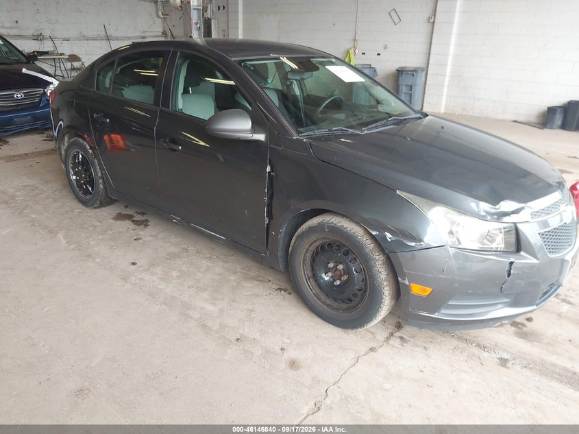 2013 CHEVROLET CRUZE auction photo 1