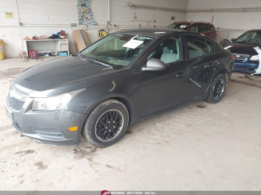 2013 CHEVROLET CRUZE auction photo 2