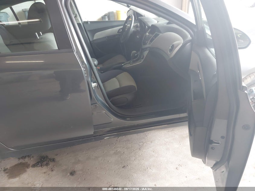 2013 CHEVROLET CRUZE auction photo 5