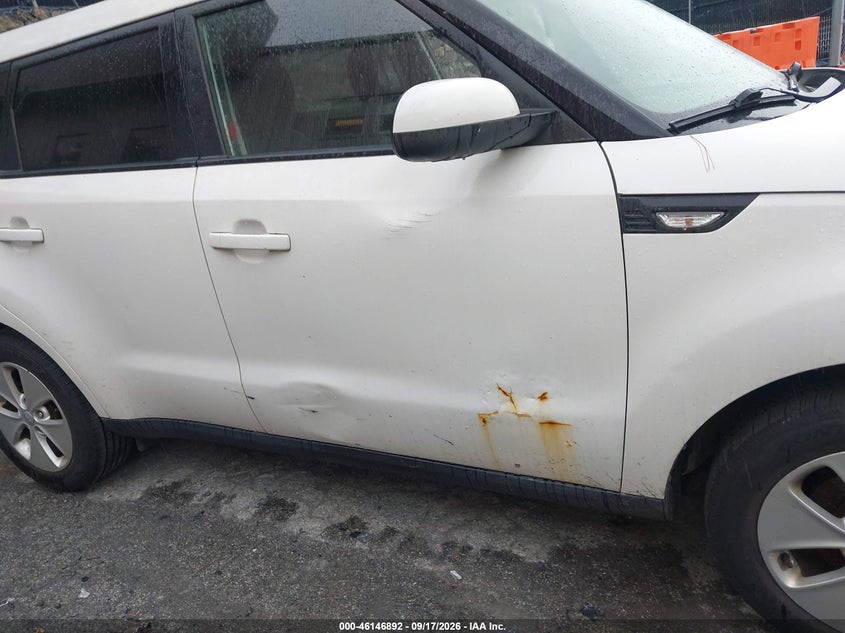 2014 KIA SOUL auction photo 6
