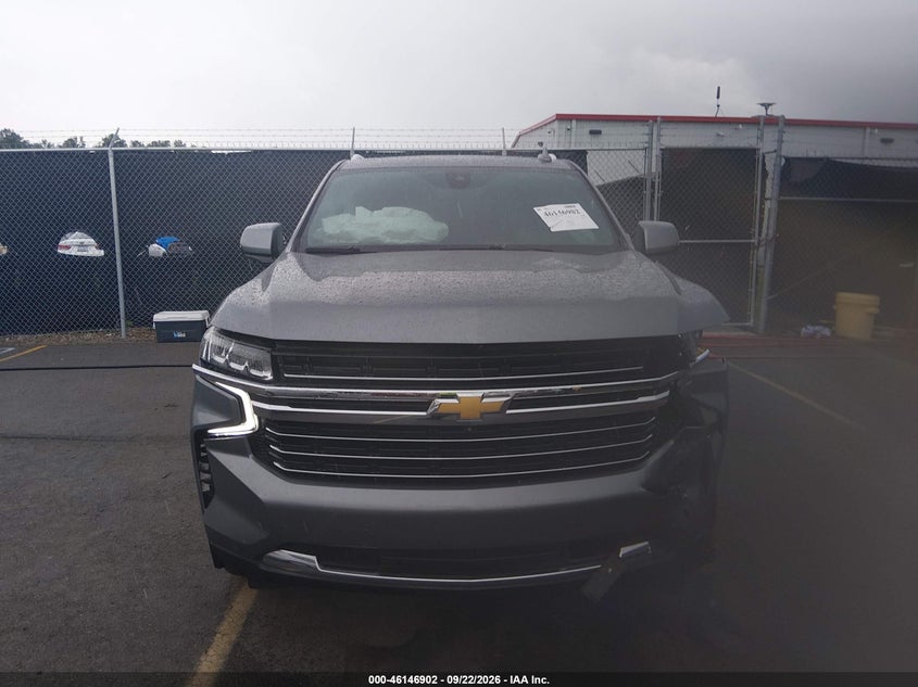 CHEVROLET SUBURBAN - zdjęcie 12