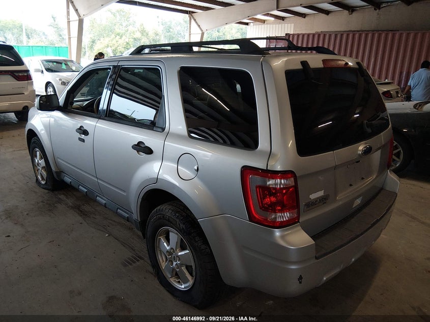 Vin: 1fmcu0d70akd42347, lot: 46646748, ford escape xlt 20103
