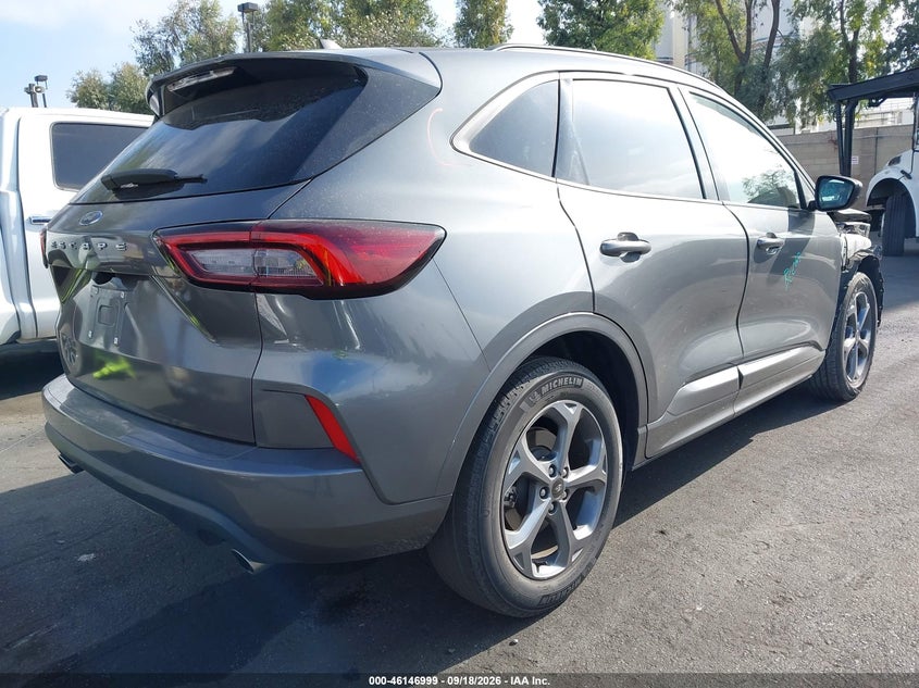 Vin: 1fmcu0mn4pua42158, lot: 46646756, ford escape st-line 20234
