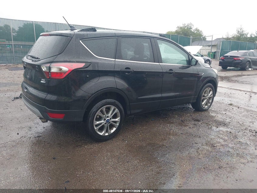 Vin: 1fmcu9hd1jua03749, lot: 46646793, ford escape sel 20184