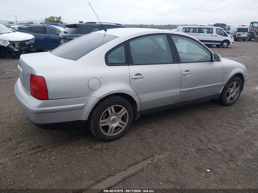 2001 VOLKSWAGEN PASSAT auction photo 4