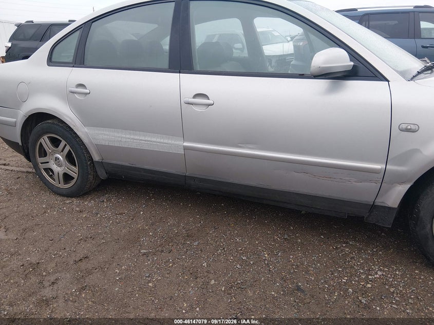 2001 VOLKSWAGEN PASSAT auction photo 6