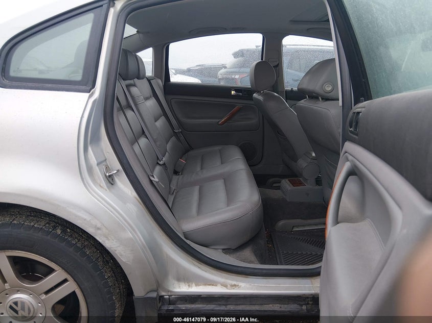 2001 VOLKSWAGEN PASSAT auction photo 8