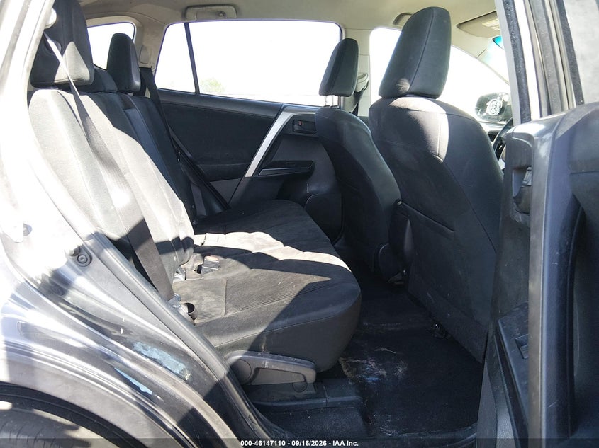 TOYOTA RAV4 - zdjęcie 8