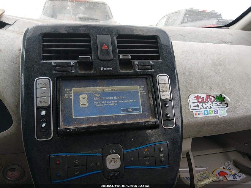 NISSAN LEAF 2011 VIN JN1AZ0CP4BT008724