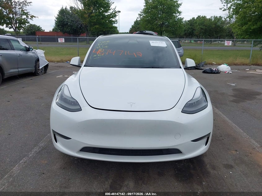 TESLA MODEL Y - zdjęcie 11