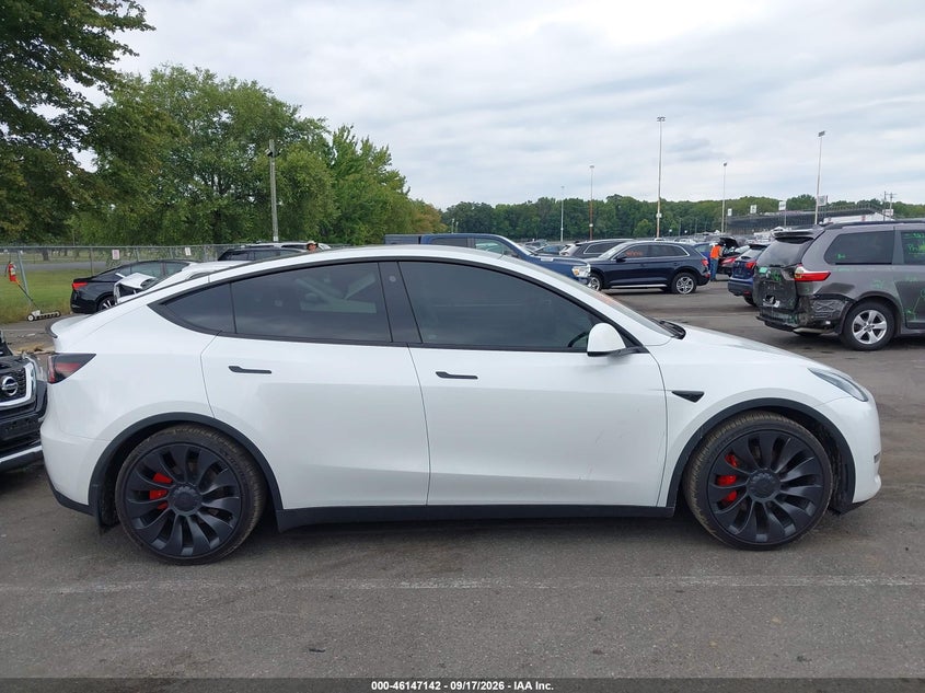 TESLA MODEL Y - zdjęcie 12