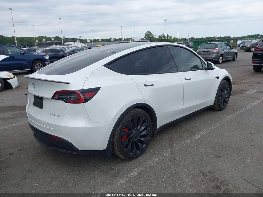 TESLA MODEL Y - zdjęcie 4