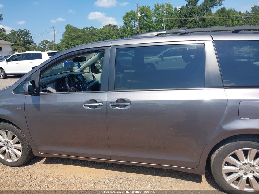 TOYOTA SIENNA - zdjęcie 14