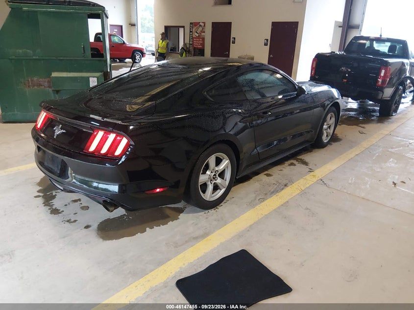 FORD MUSTANG - zdjęcie 4