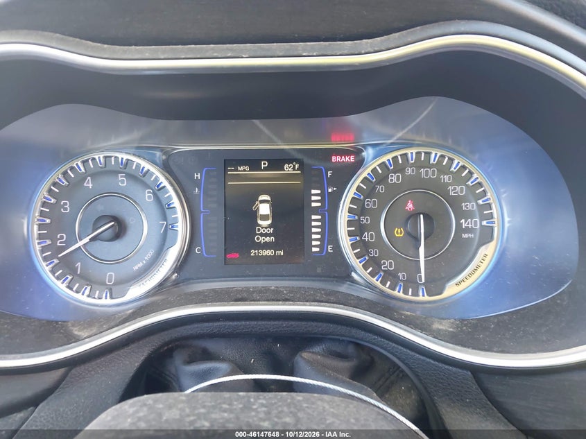 2016 CHRYSLER 200 LIMITED · Фото 7