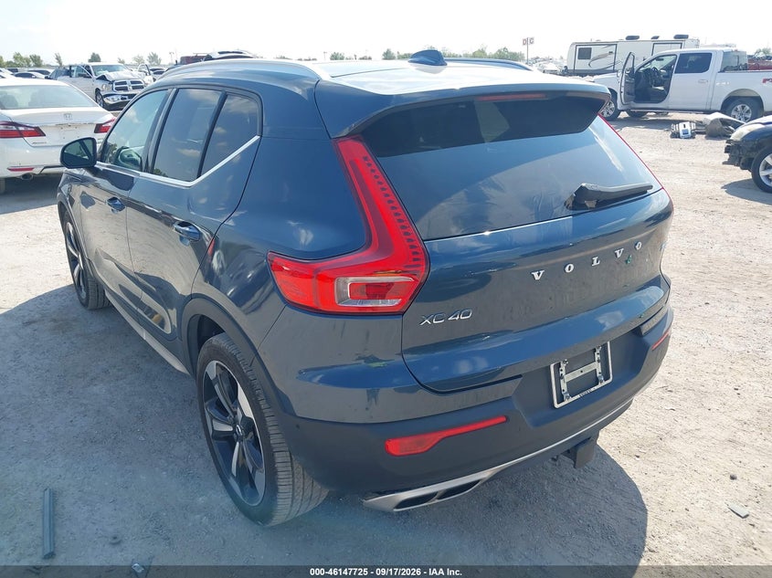 2019 VOLVO XC40 auction photo 3
