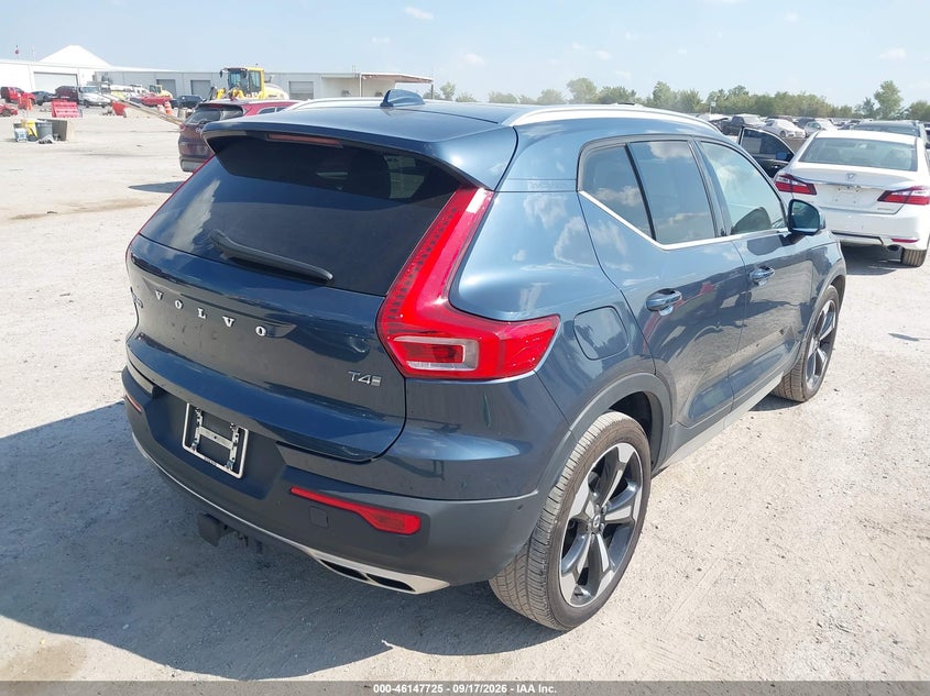 2019 VOLVO XC40 auction photo 4