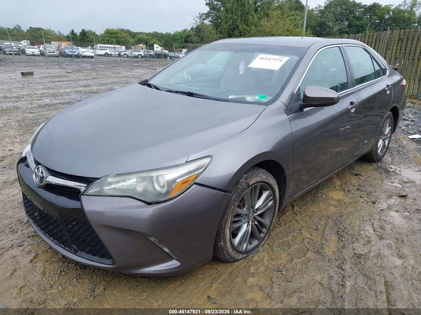 2015 Toyota Camry, Перед і зад, IAAI, VIN 4T1BF1FK4FU091695 — фото 2