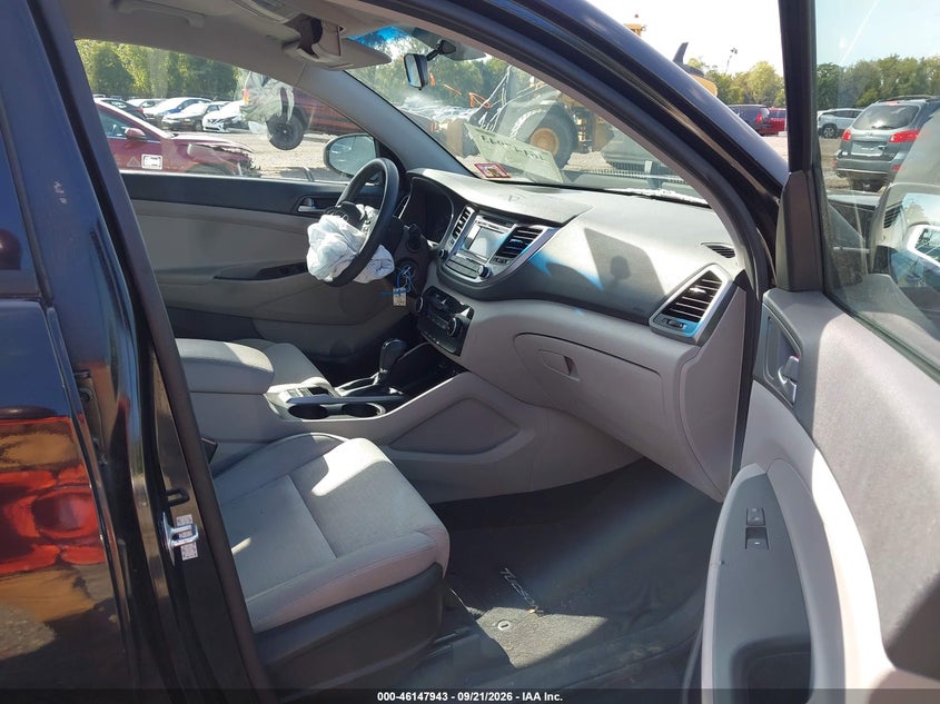 2016 HYUNDAI TUCSON SE · Фото 5