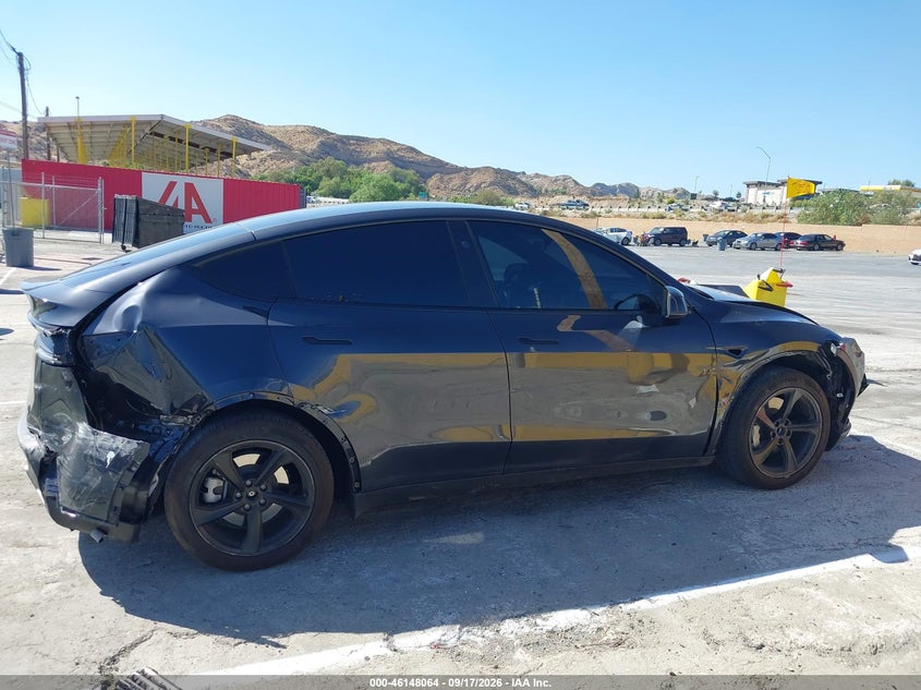 TESLA MODEL Y - zdjęcie 13