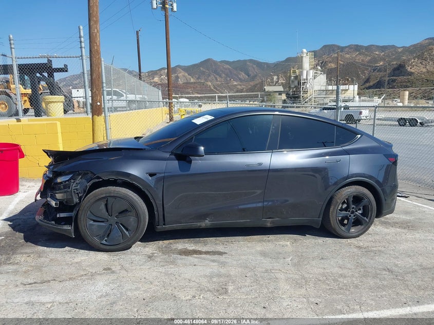TESLA MODEL Y - zdjęcie 14