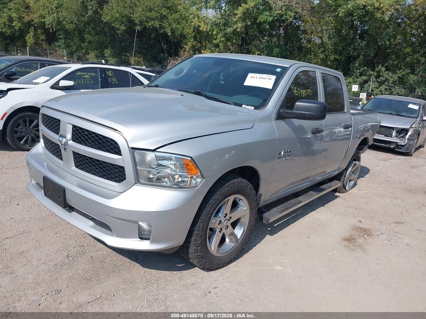 Vin: 1c6rr7kt5js194745, lot: 46647827, ram 1500 express  4x4 5'7 box 20182