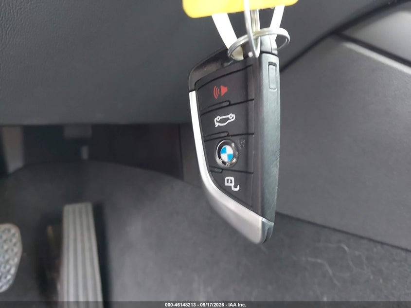 BMW 330E - zdjęcie 11