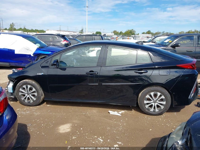 TOYOTA PRIUS PRIME - zdjęcie 15