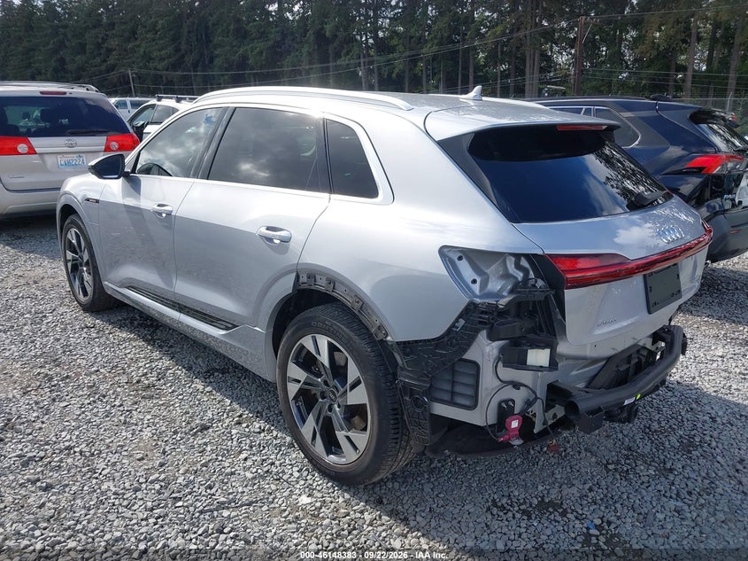 2022 AUDI E-TRON auction photo 3
