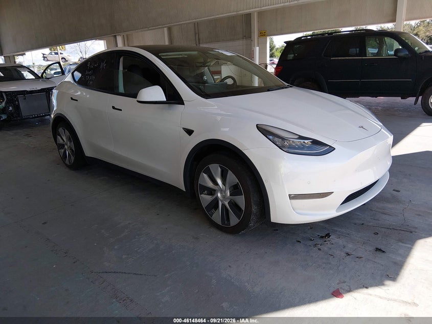 TESLA MODEL Y - zdjęcie 1
