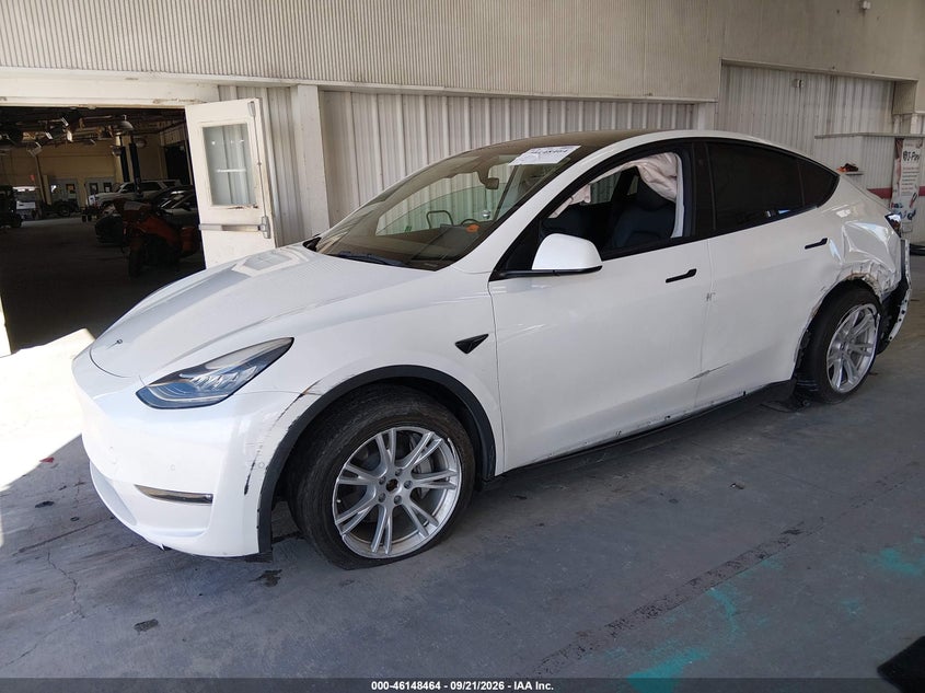 TESLA MODEL Y - zdjęcie 2