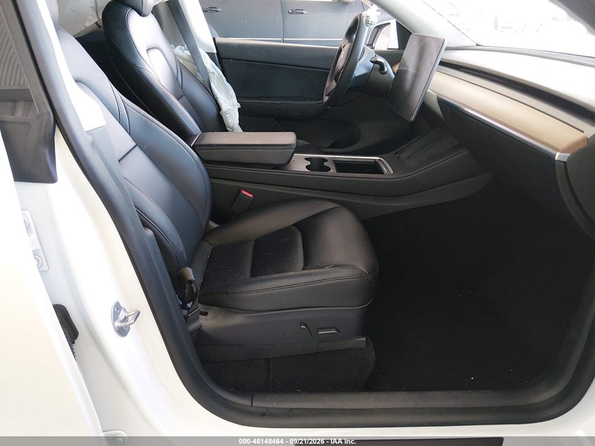 TESLA MODEL Y - zdjęcie 5