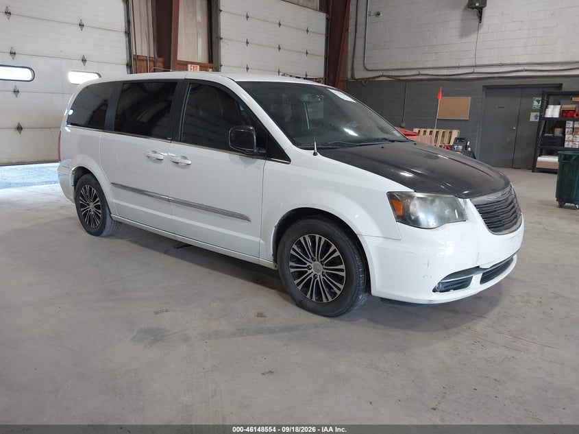 2014 CHRYSLER TOWN & COUNTRY auction photo 1