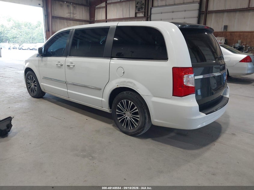 2014 CHRYSLER TOWN & COUNTRY auction photo 3