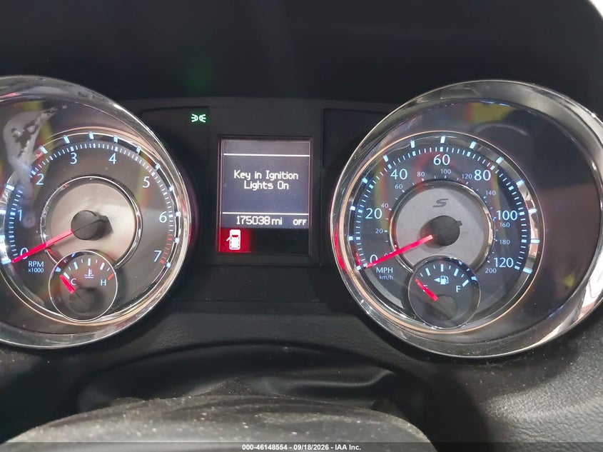 2014 CHRYSLER TOWN & COUNTRY auction photo 7