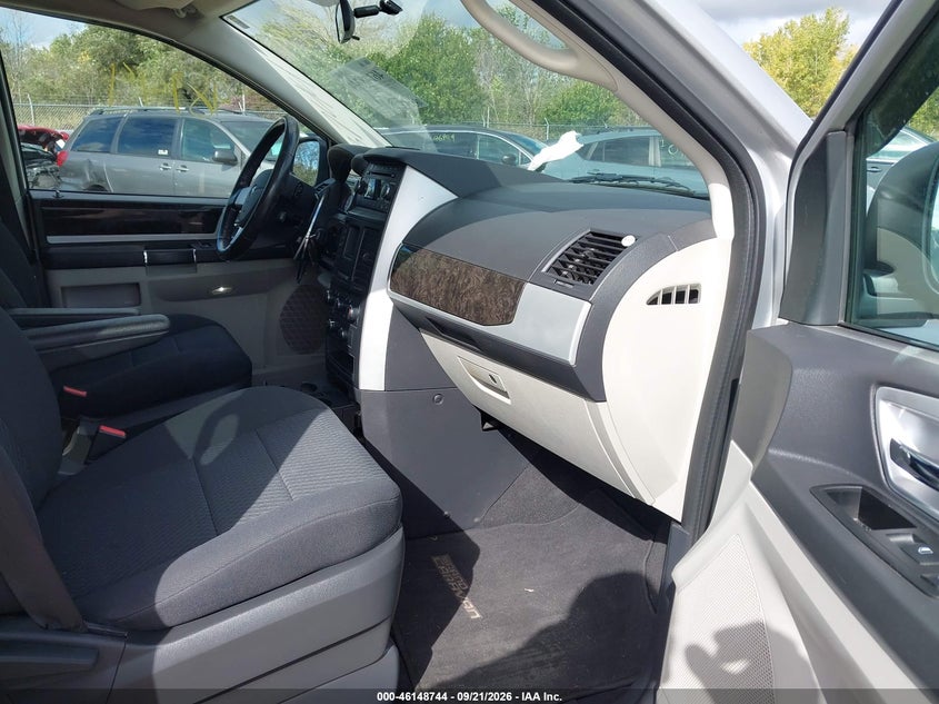 DODGE GRAND CARAVAN 2010 VIN 2D4RN5D16AR483268