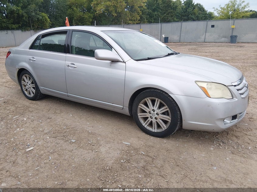 2005 TOYOTA AVALON auction photo 1