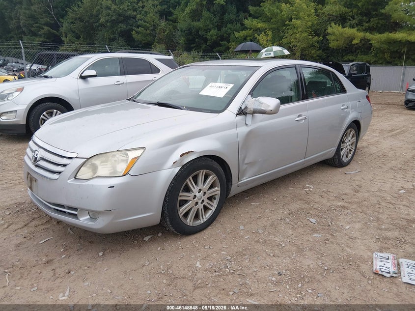 2005 TOYOTA AVALON auction photo 2